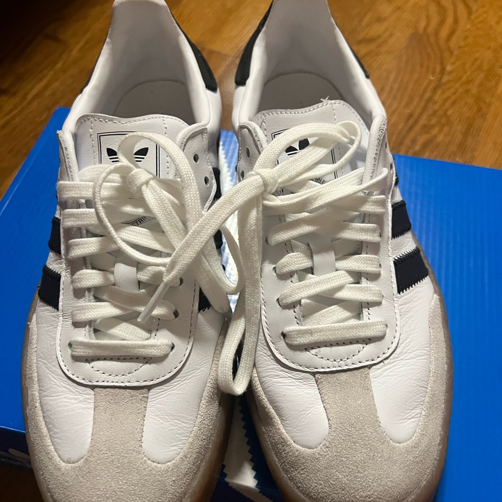 Women’s adidas sambae shoes size 9